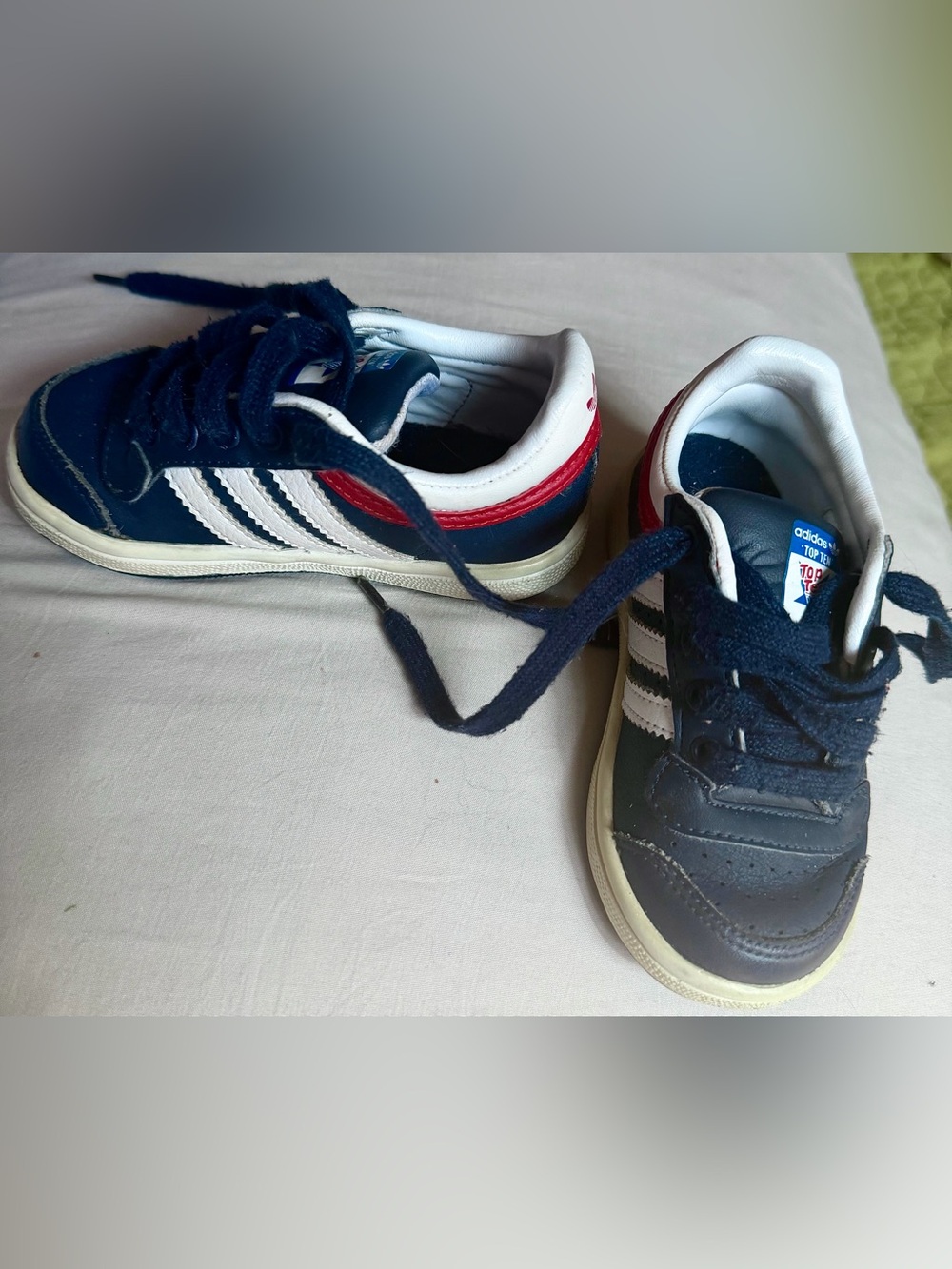 adidas Kids Navy, White & Red Low-Top Sneakers